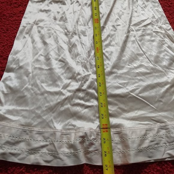 vintage 80s cream midi below the knee half slip - Picture 5 of 10